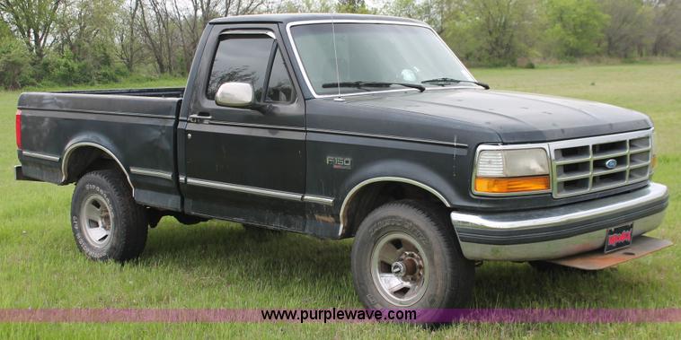 image for item H5838 1992 Ford F150 pickup truck