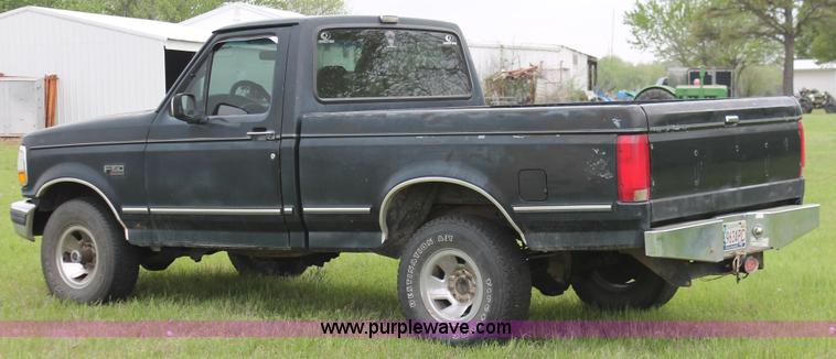 image for item H5838 1992 Ford F150 pickup truck
