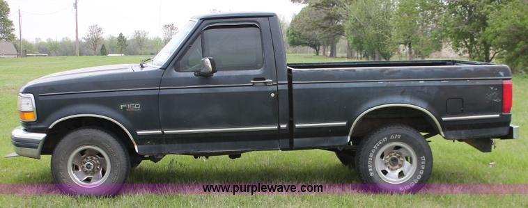 image for item H5838 1992 Ford F150 pickup truck
