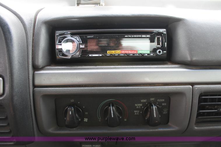 image for item H5838 1992 Ford F150 pickup truck