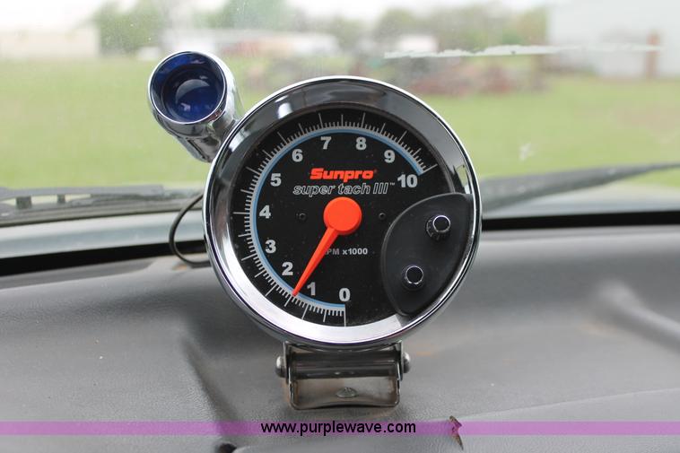 image for item H5838 1992 Ford F150 pickup truck