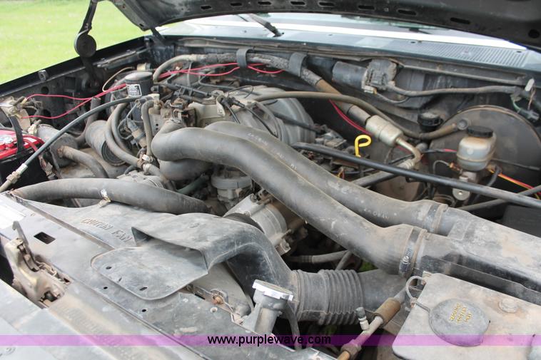 image for item H5838 1992 Ford F150 pickup truck