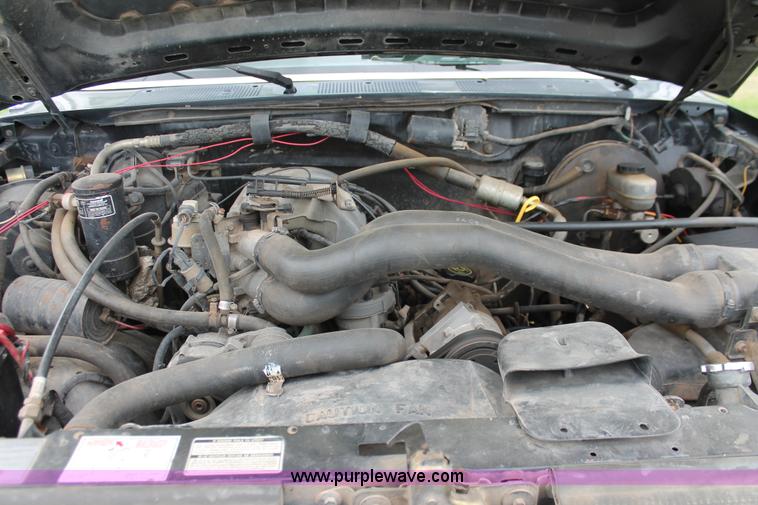 image for item H5838 1992 Ford F150 pickup truck