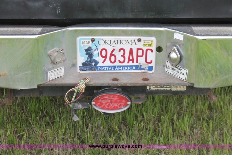 image for item H5838 1992 Ford F150 pickup truck