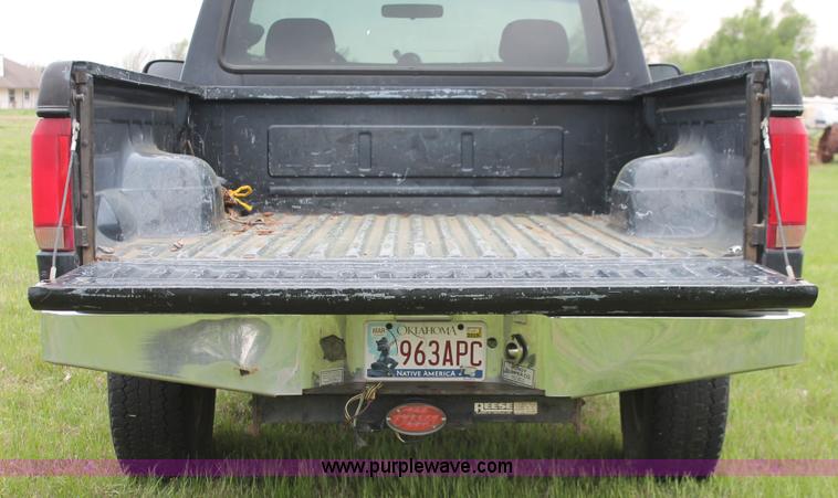 image for item H5838 1992 Ford F150 pickup truck