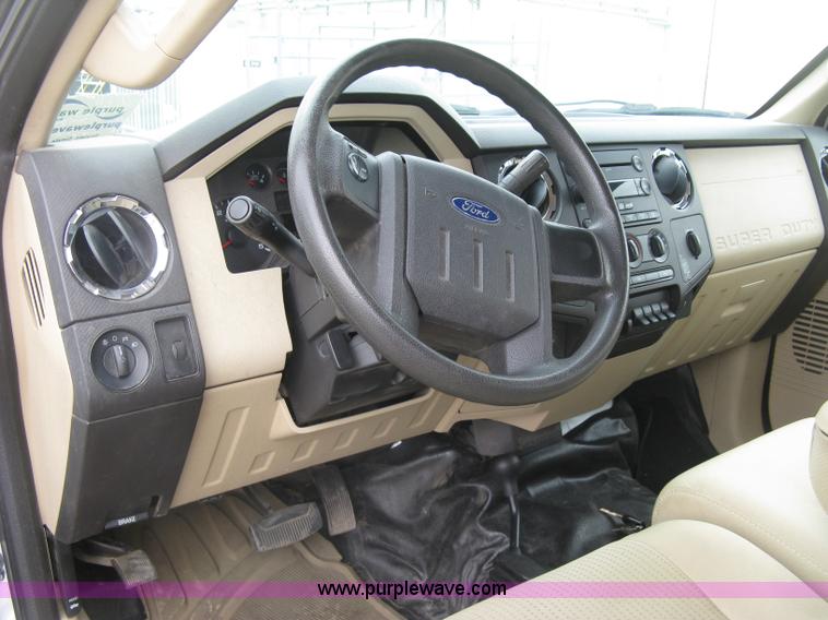 image for item H8646 2008 Ford F350 Super Duty XL Crew Cab flatbed truck