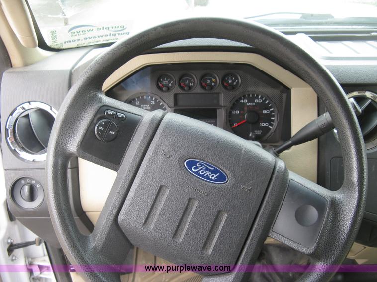 image for item H8646 2008 Ford F350 Super Duty XL Crew Cab flatbed truck