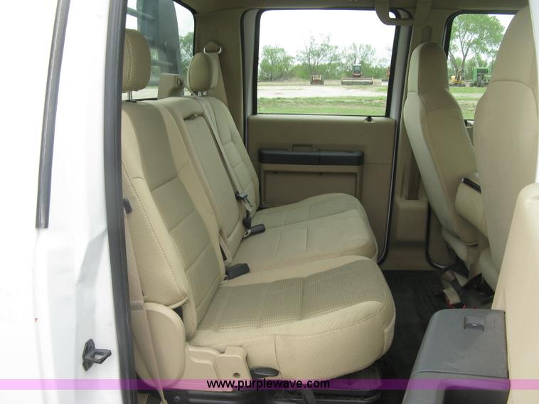 image for item H8646 2008 Ford F350 Super Duty XL Crew Cab flatbed truck