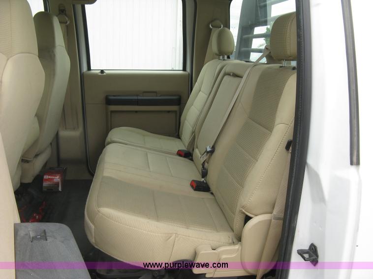 image for item H8646 2008 Ford F350 Super Duty XL Crew Cab flatbed truck