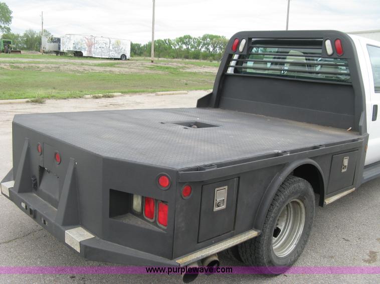 image for item H8646 2008 Ford F350 Super Duty XL Crew Cab flatbed truck