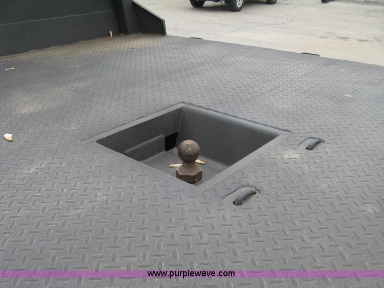 image for item H8646 2008 Ford F350 Super Duty XL Crew Cab flatbed truck