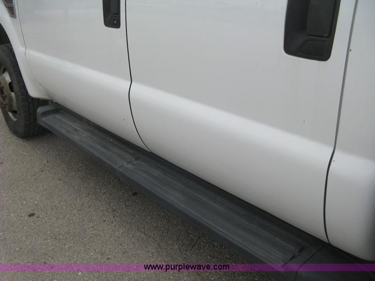 image for item H8646 2008 Ford F350 Super Duty XL Crew Cab flatbed truck