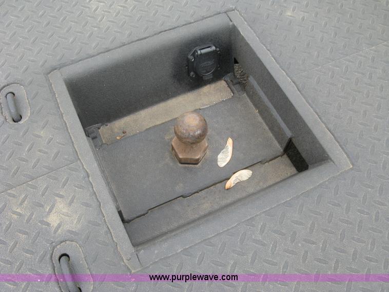 image for item H8646 2008 Ford F350 Super Duty XL Crew Cab flatbed truck