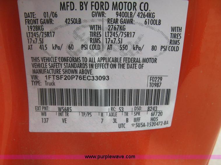 image for item H8647 2006 Ford F250 Super Duty XL pickup truck