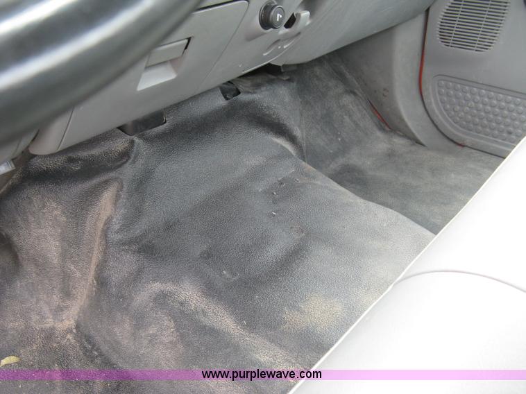 image for item H8647 2006 Ford F250 Super Duty XL pickup truck