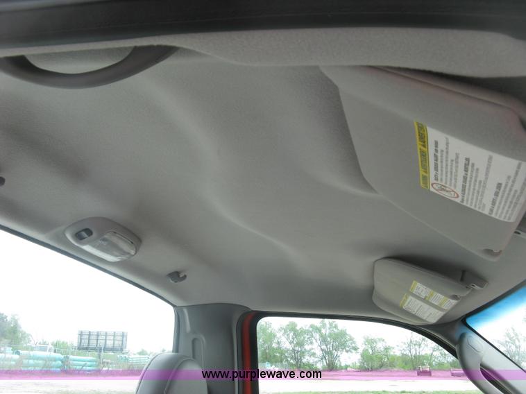 image for item H8647 2006 Ford F250 Super Duty XL pickup truck