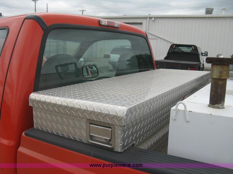 image for item H8647 2006 Ford F250 Super Duty XL pickup truck