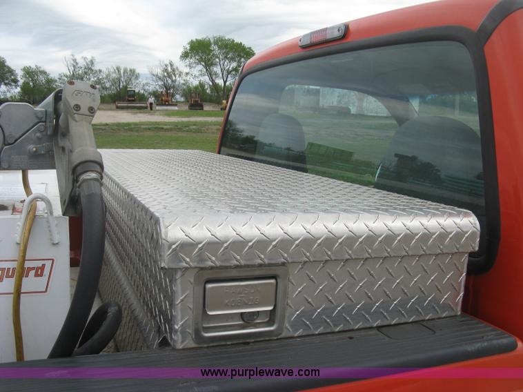 image for item H8647 2006 Ford F250 Super Duty XL pickup truck