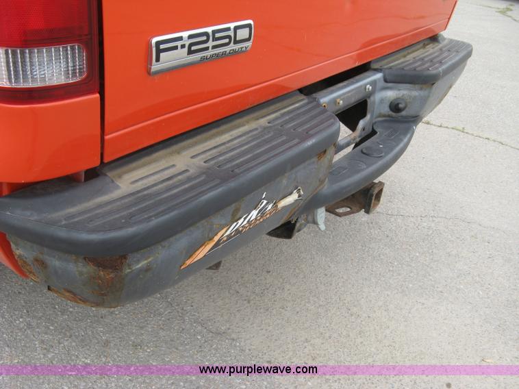 image for item H8647 2006 Ford F250 Super Duty XL pickup truck