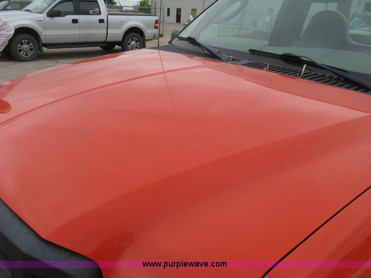 image for item H8647 2006 Ford F250 Super Duty XL pickup truck