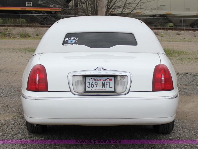 image for item I1747 1998 Lincoln Town Car limousine