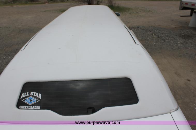 image for item I1747 1998 Lincoln Town Car limousine