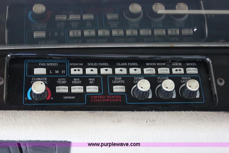 image for item I1747 1998 Lincoln Town Car limousine