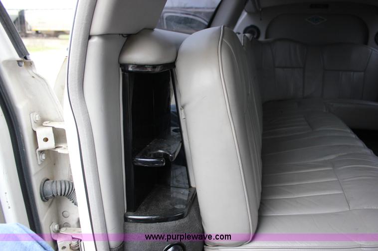 image for item I1747 1998 Lincoln Town Car limousine