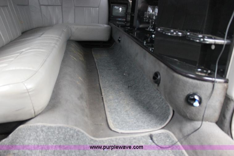 image for item I1747 1998 Lincoln Town Car limousine