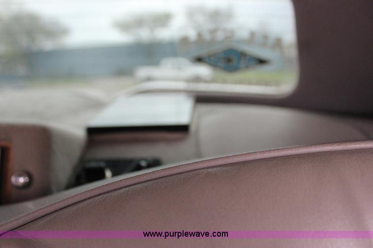 image for item I1747 1998 Lincoln Town Car limousine