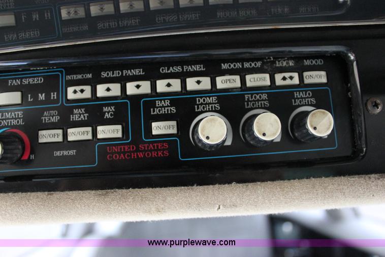 image for item I1747 1998 Lincoln Town Car limousine