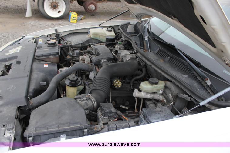 image for item I1747 1998 Lincoln Town Car limousine