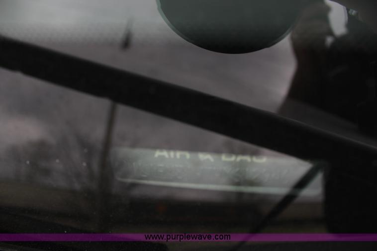 image for item I1747 1998 Lincoln Town Car limousine