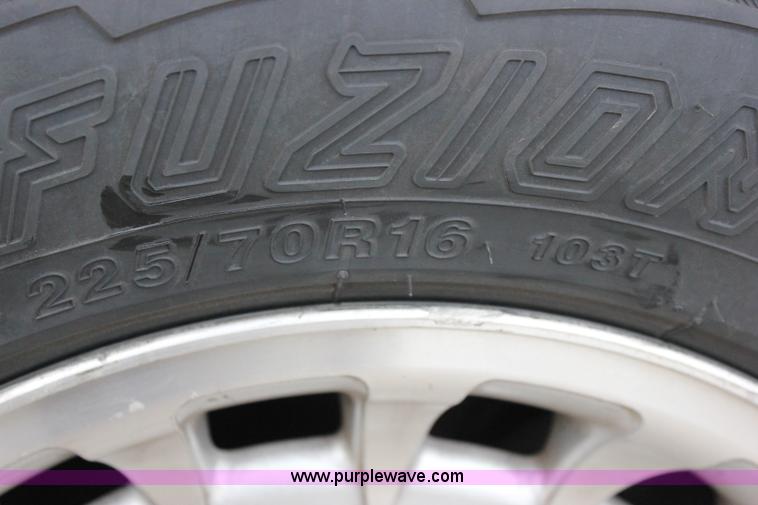 image for item I1747 1998 Lincoln Town Car limousine