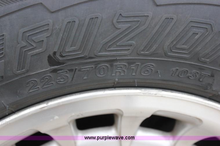 image for item I1747 1998 Lincoln Town Car limousine