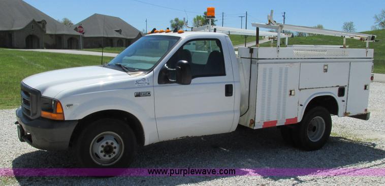 image for item I3018 2000 Ford F350 Super Duty XL utility truck