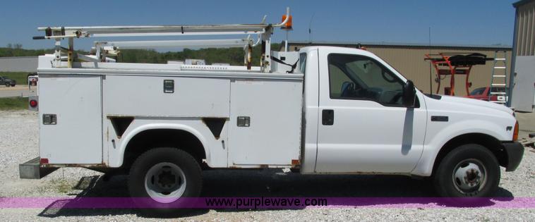image for item I3018 2000 Ford F350 Super Duty XL utility truck
