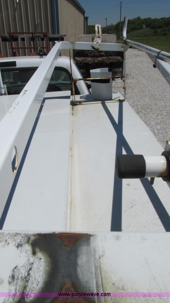 image for item I3018 2000 Ford F350 Super Duty XL utility truck