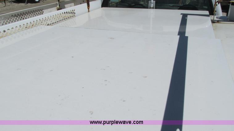 image for item I3018 2000 Ford F350 Super Duty XL utility truck