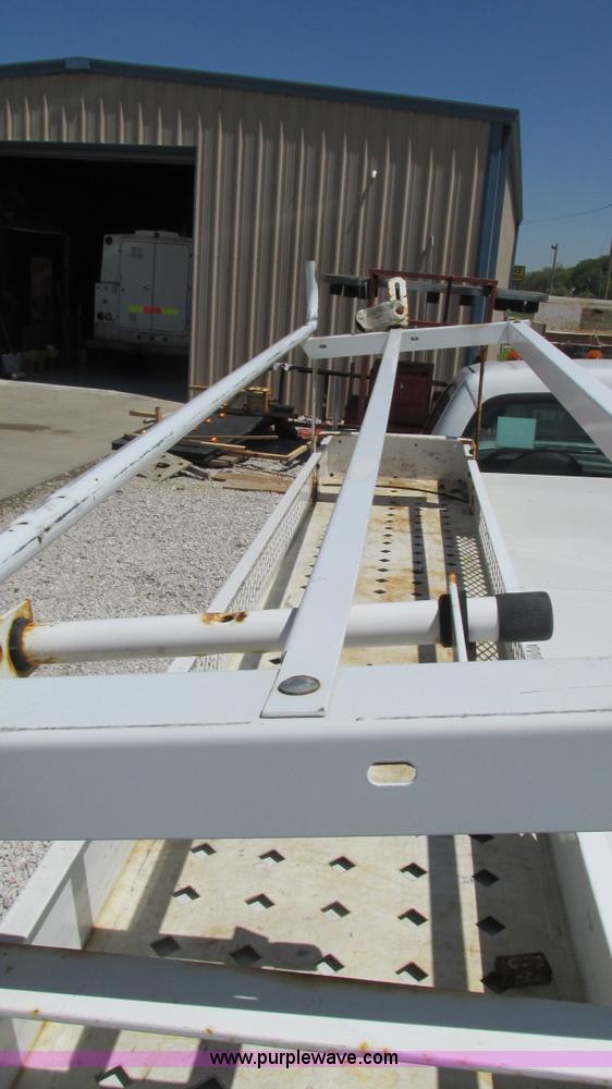 image for item I3018 2000 Ford F350 Super Duty XL utility truck