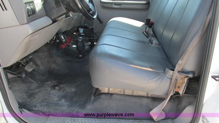 image for item I3018 2000 Ford F350 Super Duty XL utility truck