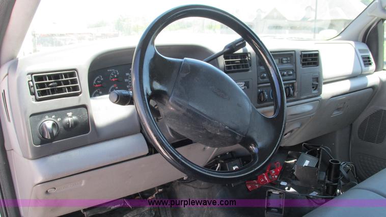 image for item I3018 2000 Ford F350 Super Duty XL utility truck