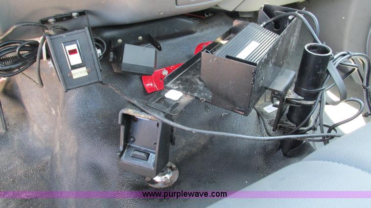 image for item I3018 2000 Ford F350 Super Duty XL utility truck