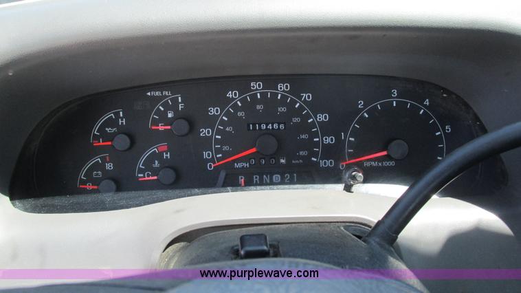 image for item I3018 2000 Ford F350 Super Duty XL utility truck