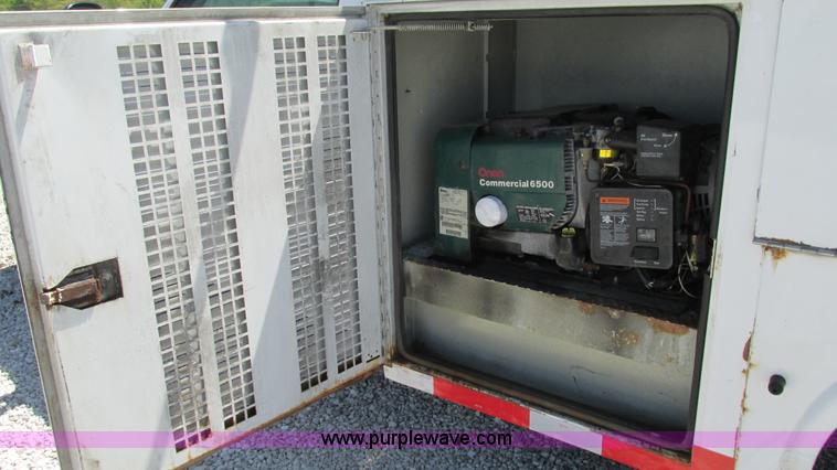 image for item I3018 2000 Ford F350 Super Duty XL utility truck