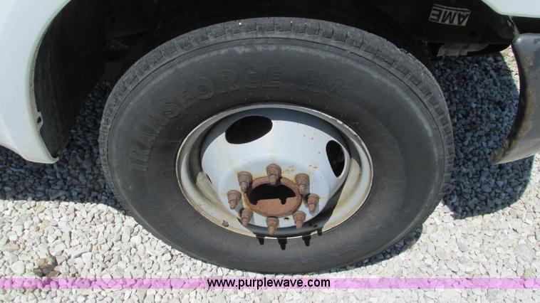 image for item I3018 2000 Ford F350 Super Duty XL utility truck