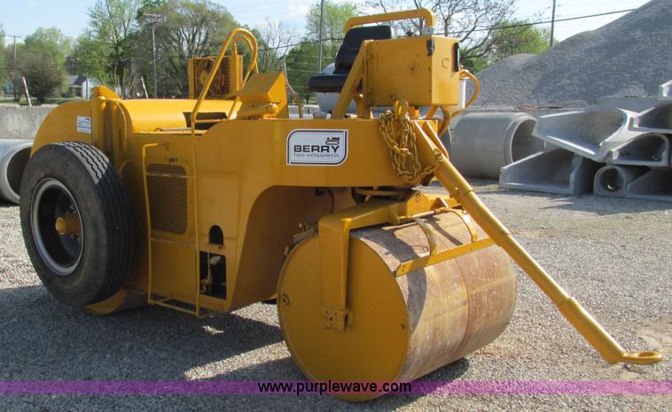 image for item I3026 Ferguson double drum roller