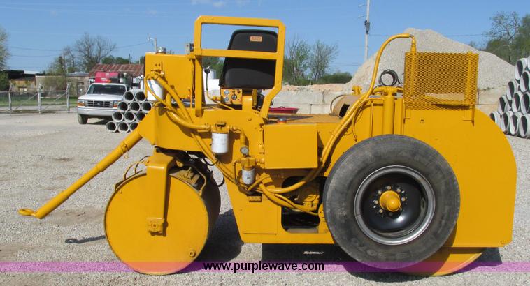 image for item I3026 Ferguson double drum roller