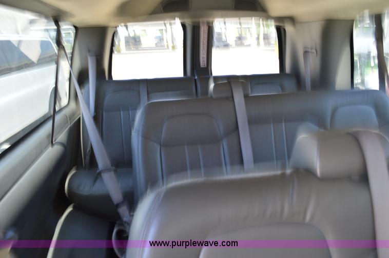 image for item I4571 2009 Chevrolet Express 3500 Extended van