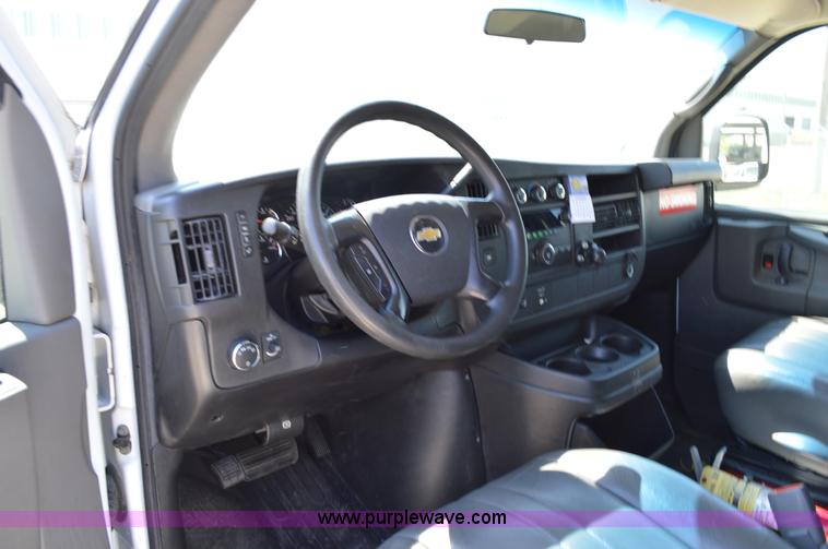 image for item I4571 2009 Chevrolet Express 3500 Extended van